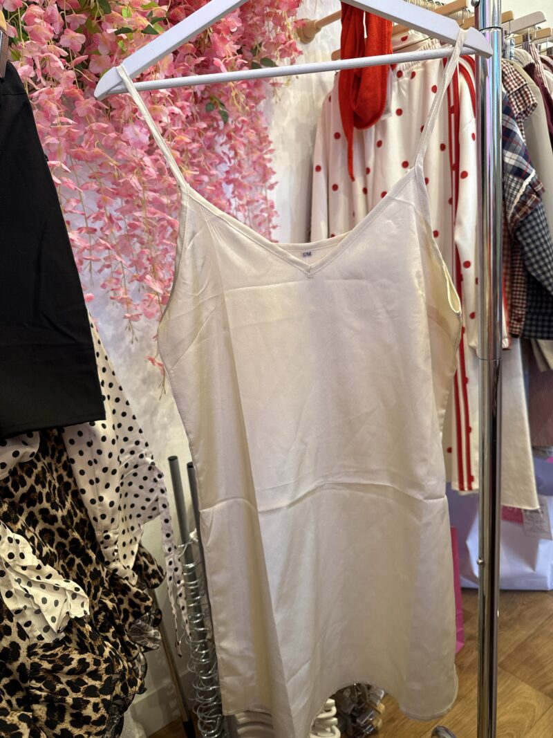 DESSOUS DE ROBE  S/M