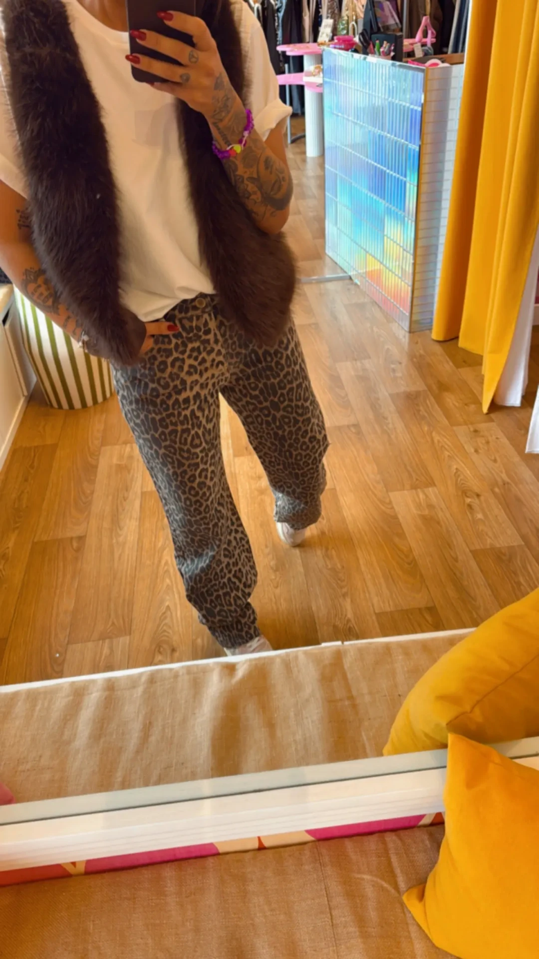 BF6CDCC9-004C-4B3F-A57B-16EFA5A41271