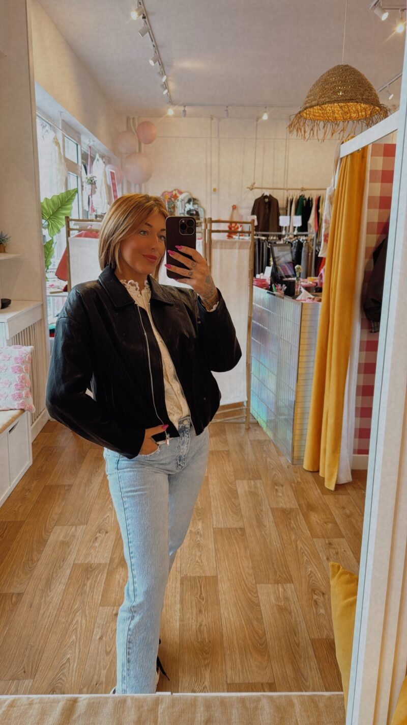 VESTE CUIR NOIR   T . 1