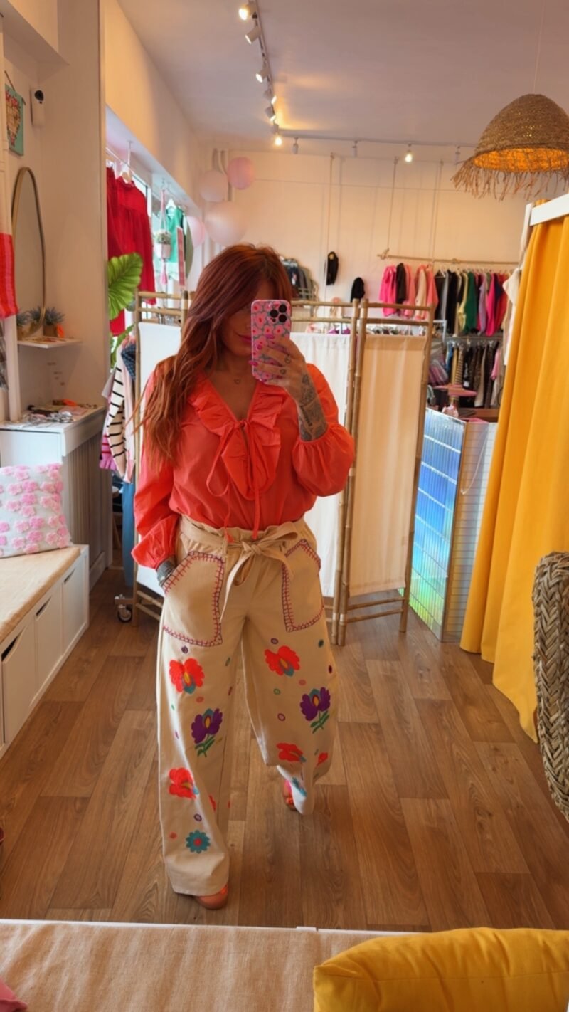 PANTALON  BEIGE DETAIL BRODERIE  T . 1