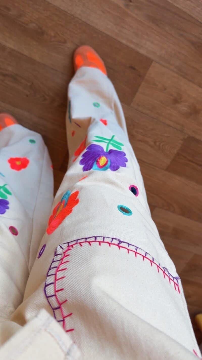 PANTALON  BEIGE DETAIL BRODERIE  T . 1 – Image 3