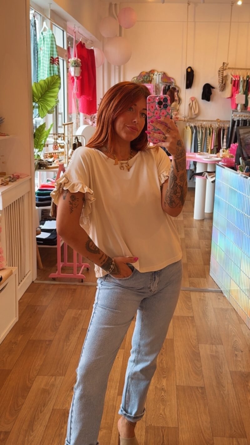 T SHIRT TOUT BRODÉ A L ARRIERE