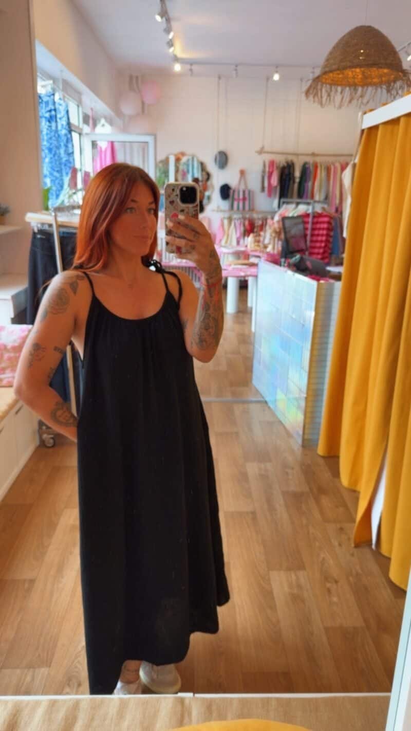 ROBE LONGUE  GAZ DE COTON NOIRE