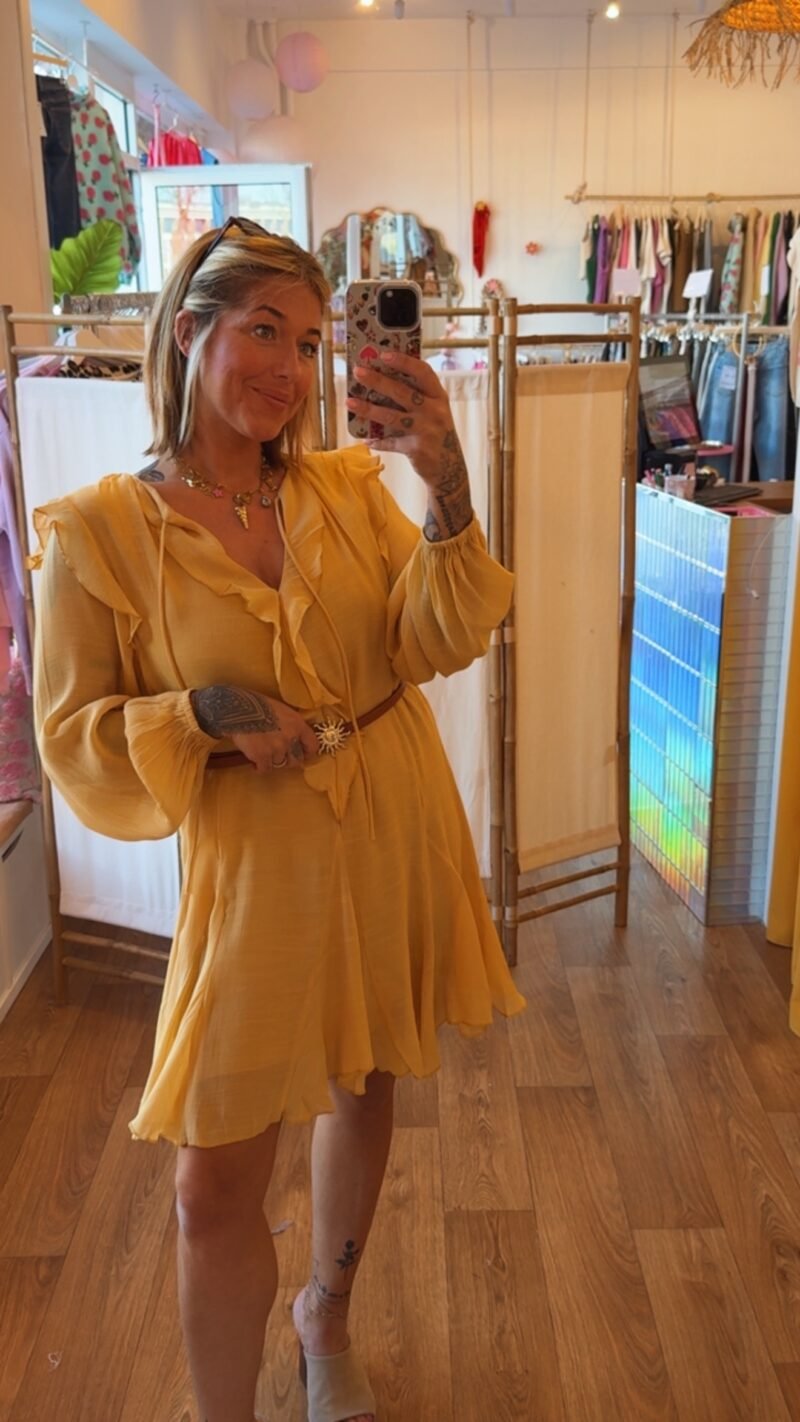 ROBE VOLANTÉ OCRE  S/M