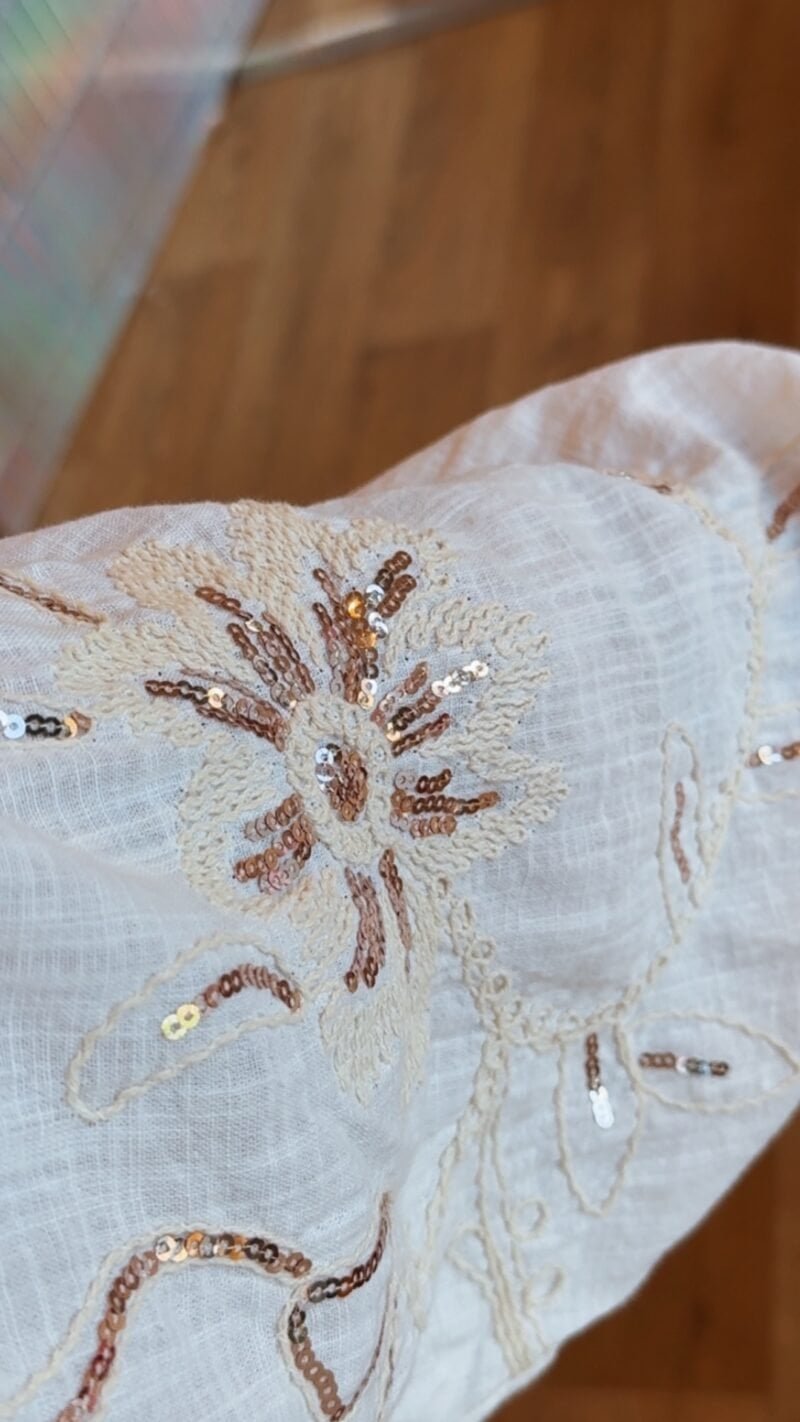 CHEMISE ECRU DETAIL FLEUR SEQUIN – Image 2