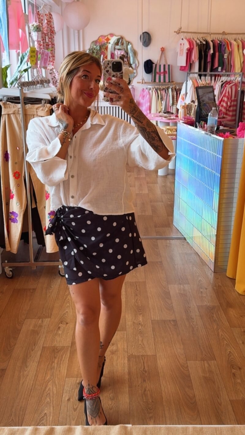 JUPE SHORT A POIS NOIR
