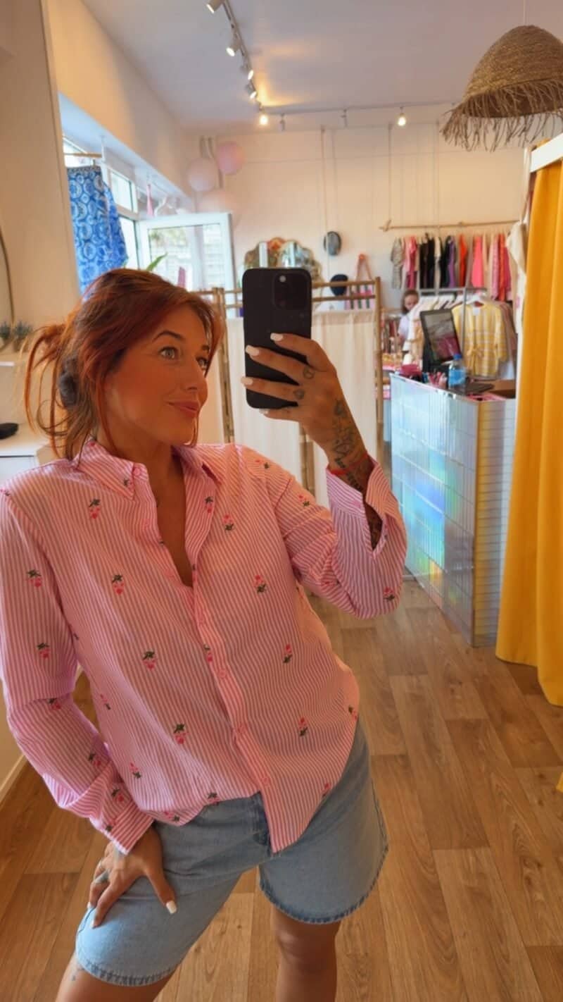 CHEMISE RAYE ROSE DETAILE FLEUR  T .  XL
