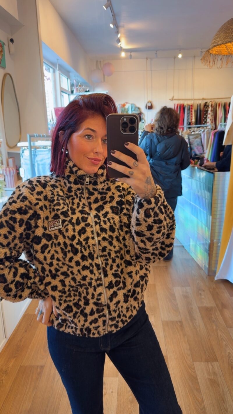 POLAIRE LEO CUTE    M/L