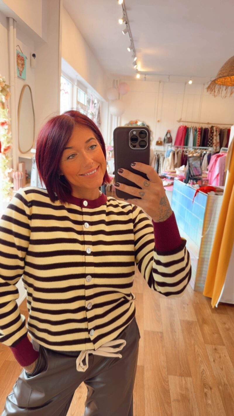 GILET RAYE JAUNE / CHOCO BANDE  BORDEAUX